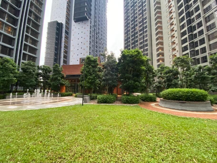 Apartment Mid Valley 3km Away 360 Sq Ft Millerz Sq