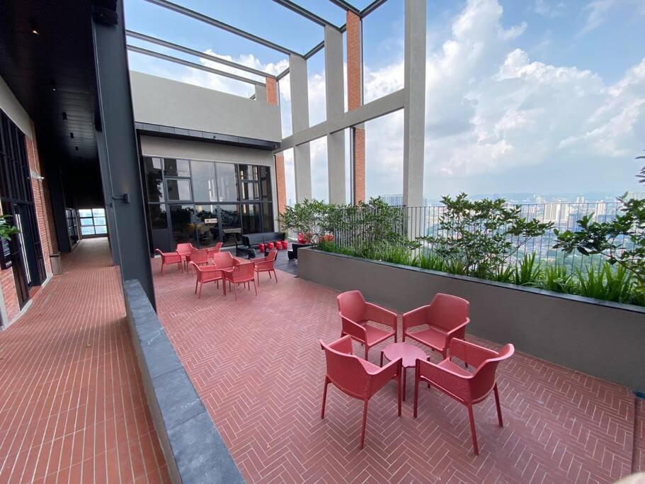 Mid Valley 3km Away 360 Sq Ft Millerz Sq Apartment
