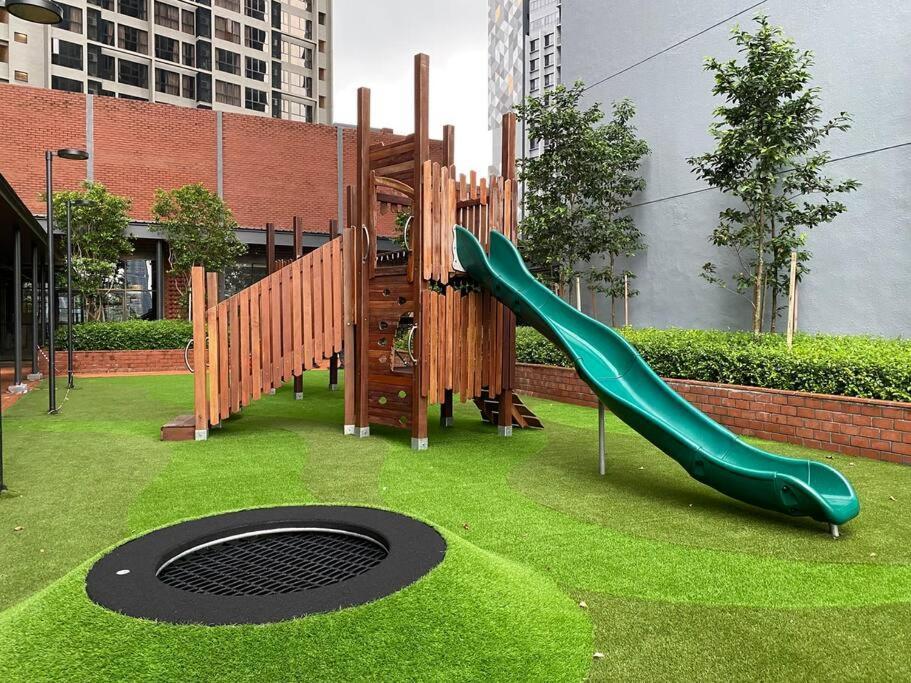 Apartment Mid Valley 3km Away 360 Sq Ft Millerz Sq
